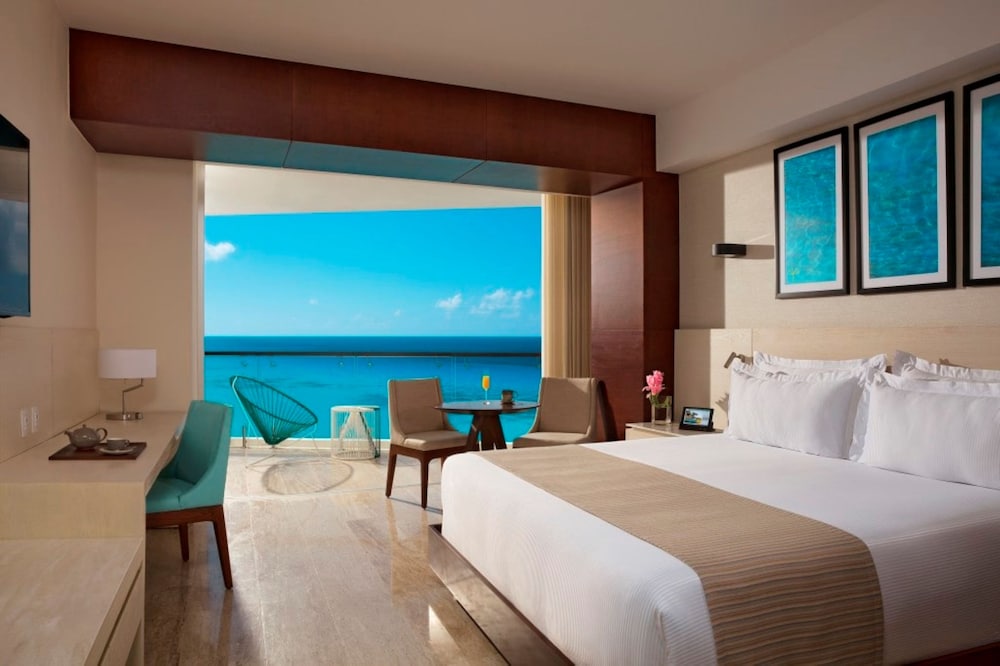 Altitude at Krystal Grand Cancun - All inclusive